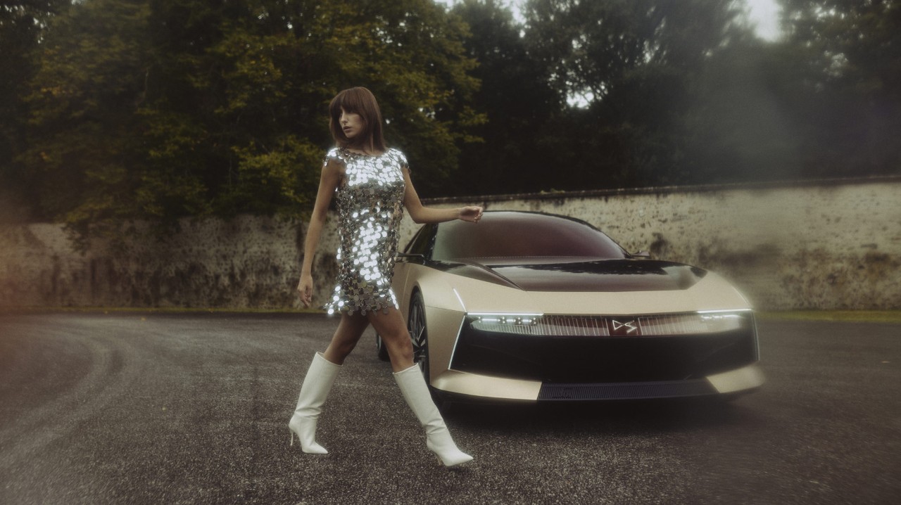 SM TRIBUTE vooraanzicht